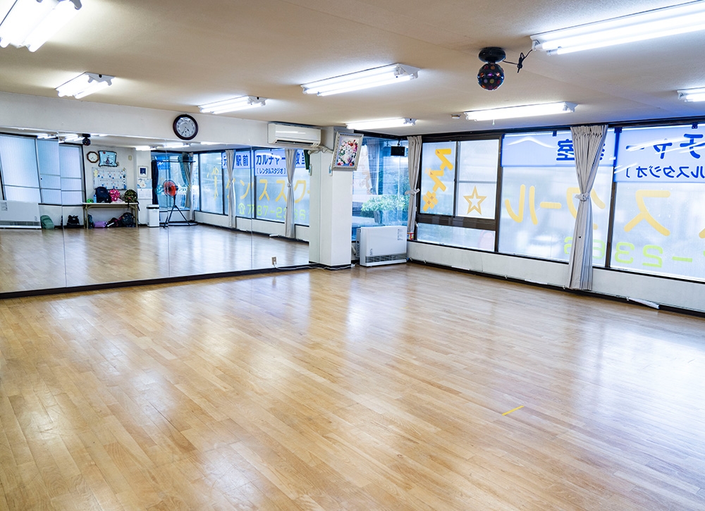株式会社エクスキュートが運営するダンススクール